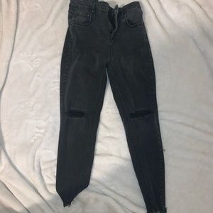 black ripped skinny jeans